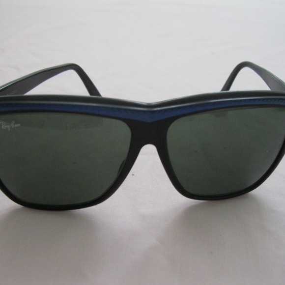 ray ban wayfarer style sunglasses